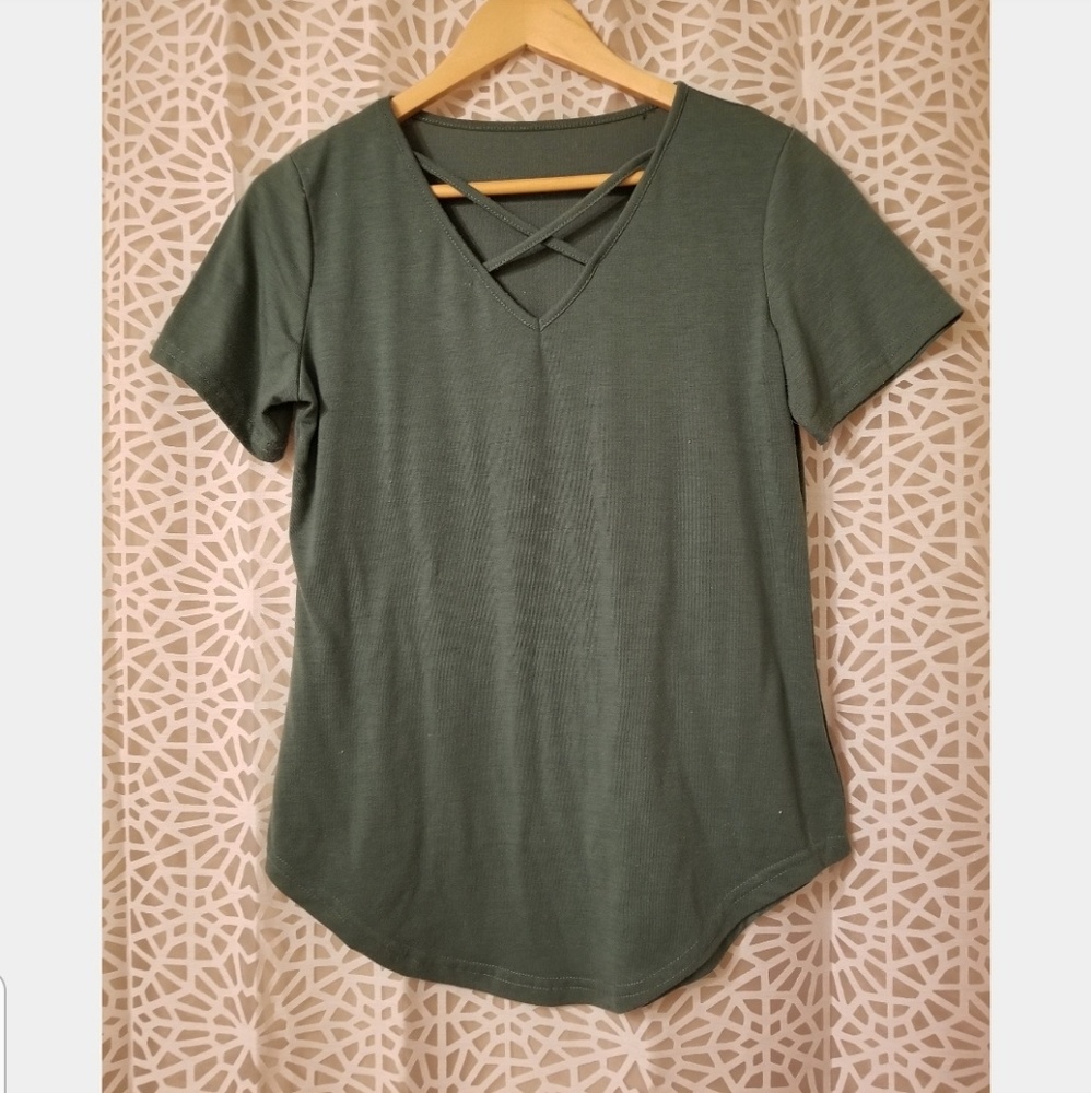 Green criss cross short sleeve top sm /med